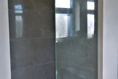 Eckdusche mit Glasabtrennung
