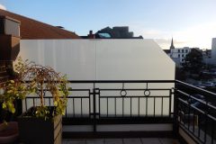 Windschutz aus Glas mit Sichtschutz